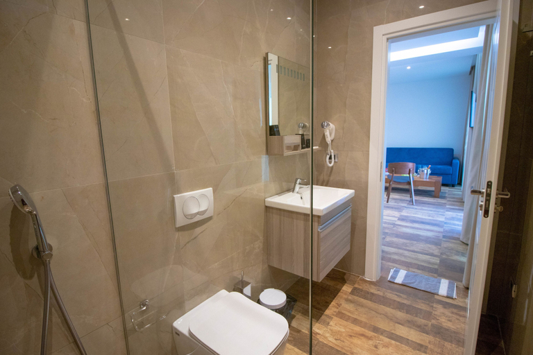 Bathroom 3, Blue Marine Hotel, Durrësit