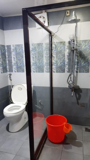 Bathroom 2, Backwater Breeze Homestay, Kottayam