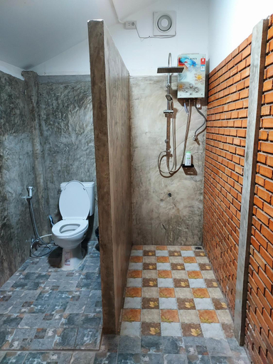 Bathroom 3, Aum Hum Homestay, Fang