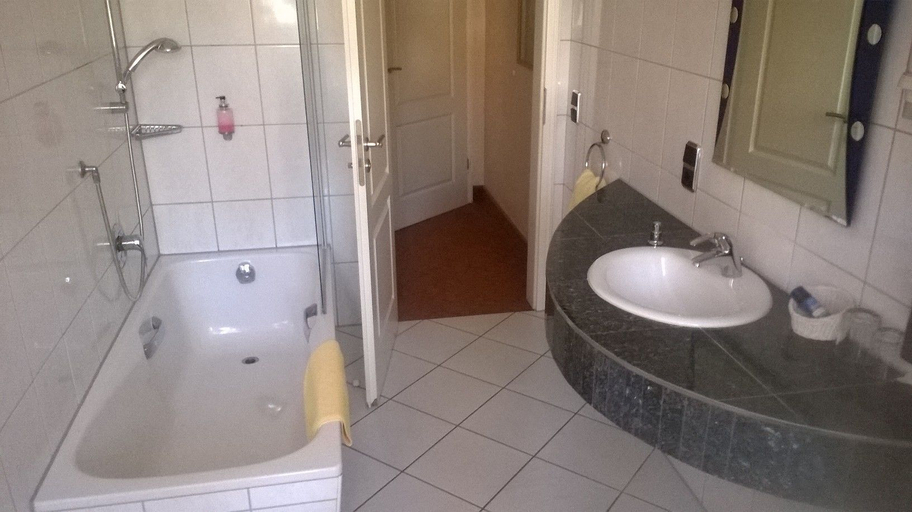 Bathroom 4, Hotel MyLord, Heidekreis