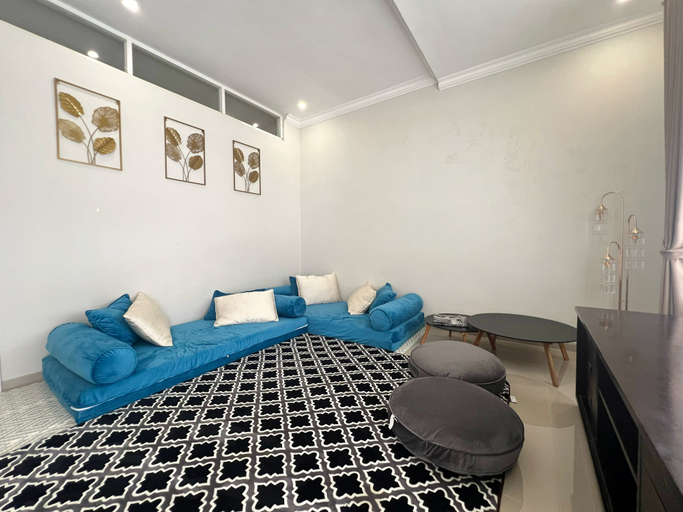 Others 3, Villa Ayodya, Malang