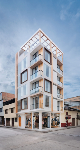 Exterior & Views