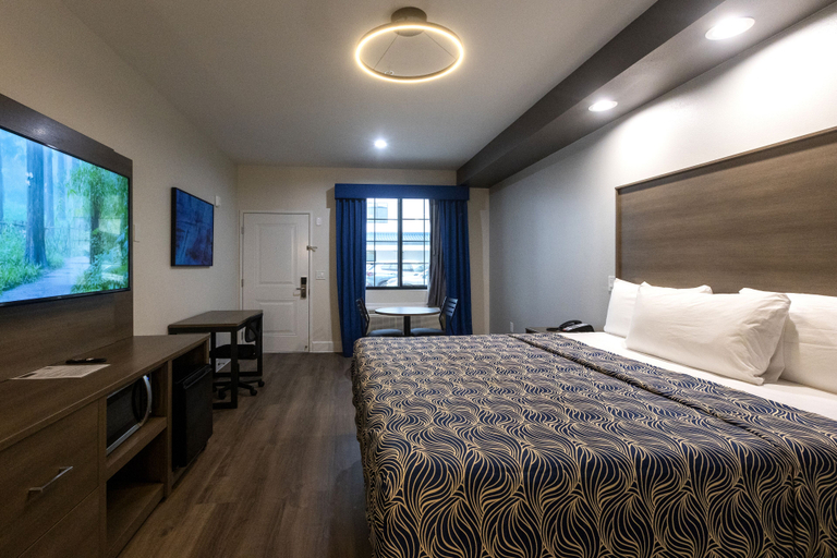 Bedroom 2, Palace Inn Blue Edgebrook, Houston