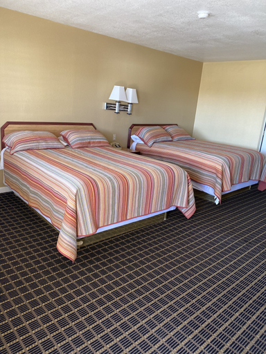 Bedroom 2, Mt Whitney Motel, Inyo