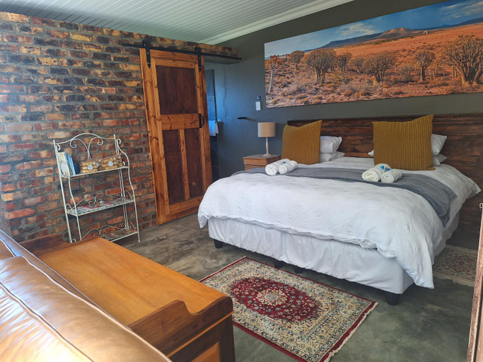 Bedroom 2, RuaWilla Guest Cottage, West Coast