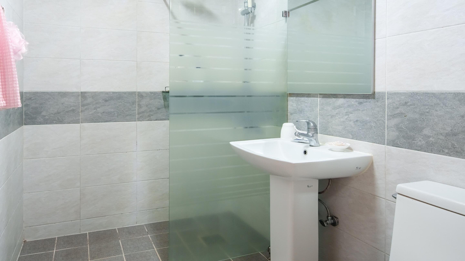 Bathroom 2, jeju udo haneuli pension, Seogwipo