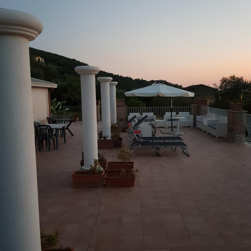 Others 4, Villa Capri, Latina