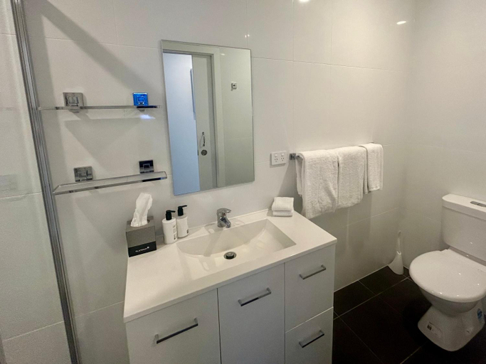 Bathroom 10