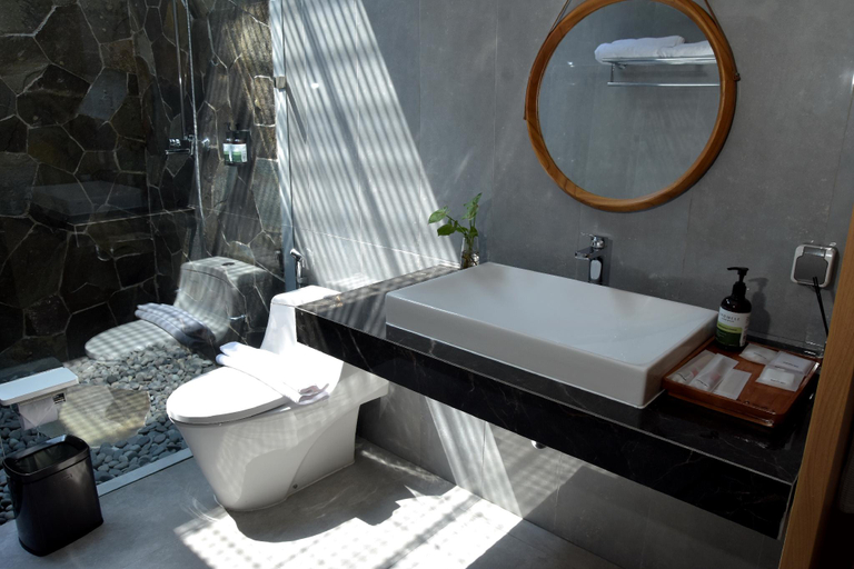 Bathroom 15