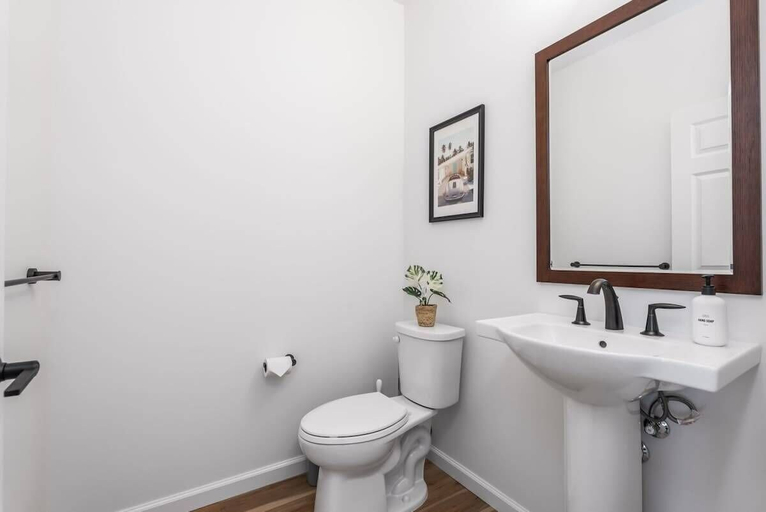 Bathroom 4, @ Marbella Lane - Stylish House + Impressive Views, Honolulu