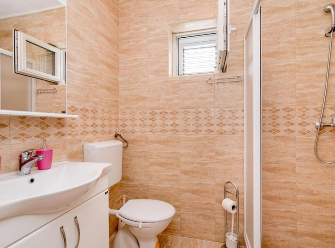 Bathroom 3, Tranquil Retreat With Private Pool in Lustica Bay