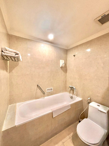 Bathroom 10