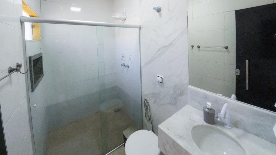 Bathroom 3, Pousada Canyons, Capitólio