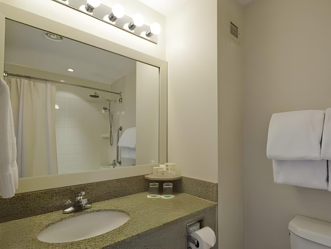 Bathroom 19