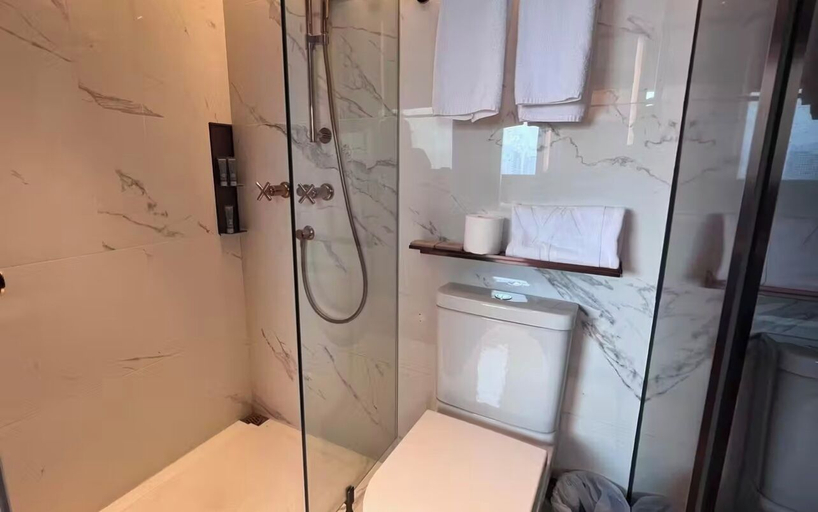 Bathroom 5, WAKE Concept Hotel, Kowloon