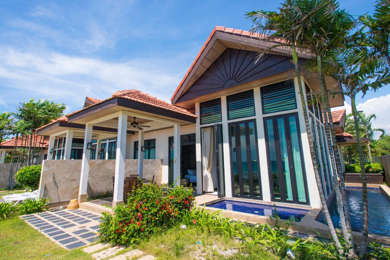 Exterior 9