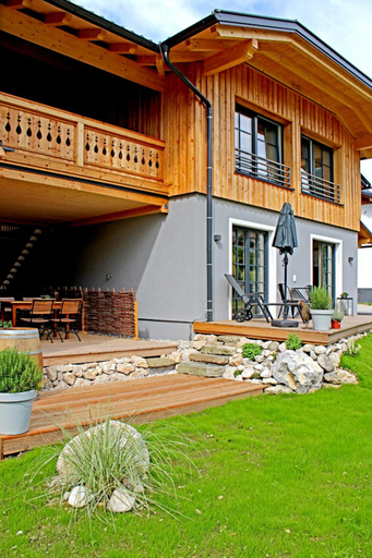 Exterior view 2, Dachstein 7, Gmunden