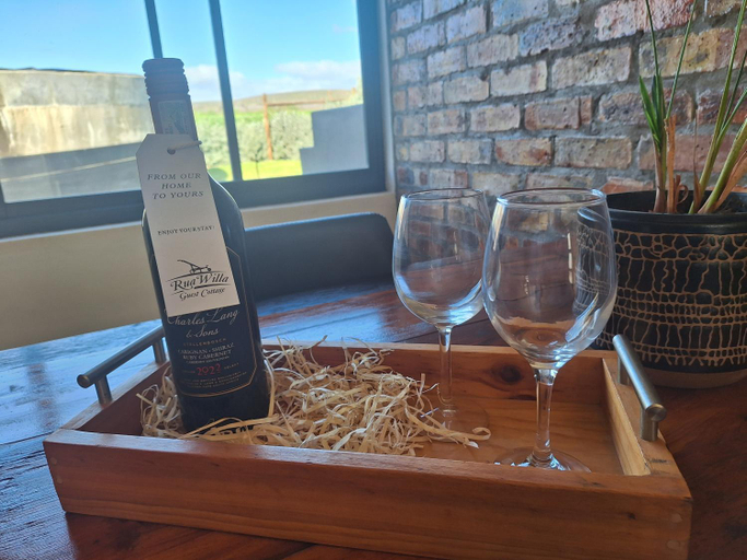 Food & Drinks, RuaWilla Guest Cottage, West Coast