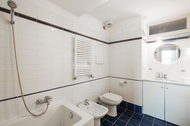 Bathroom 3, Esquilino Lightsome Apartment, Rome
