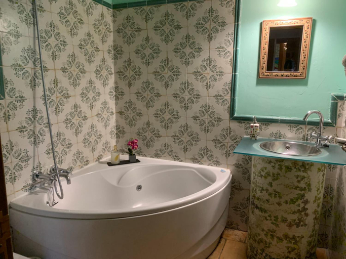 Bathroom 3, Posada Restaurante Fuenteplateada, Segovia