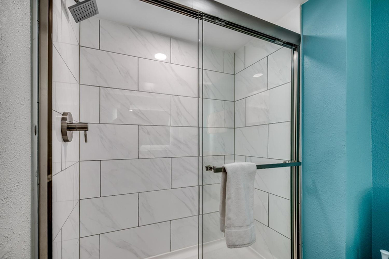 Bathroom 3, Grande Cayman Resort, Horry
