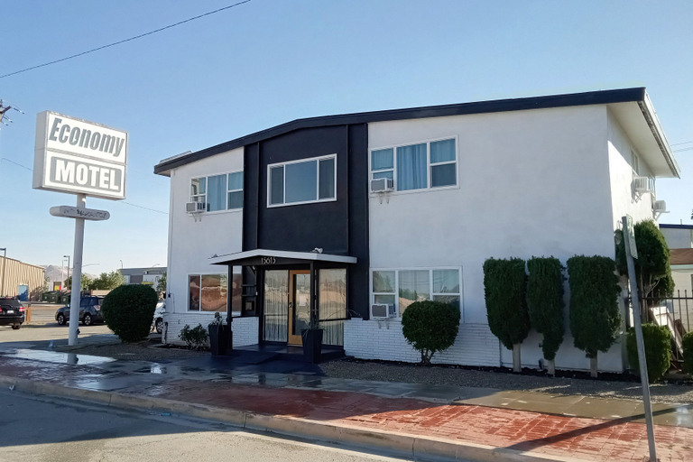 Exterior & Views 2, Sierra Motor Lodge, Kern