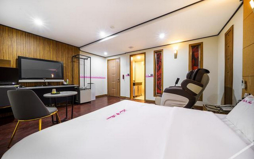Bedroom 4, Hwagok Flower, Gangseo