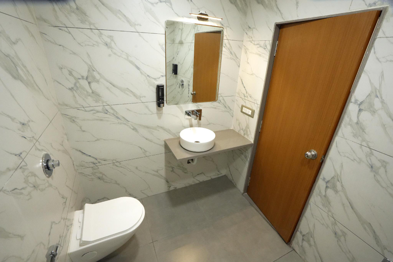 Bathroom 2, The Canyon Inn, Kachchh
