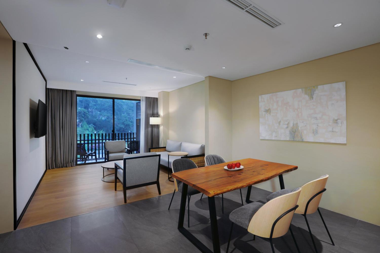 Dining Room 5