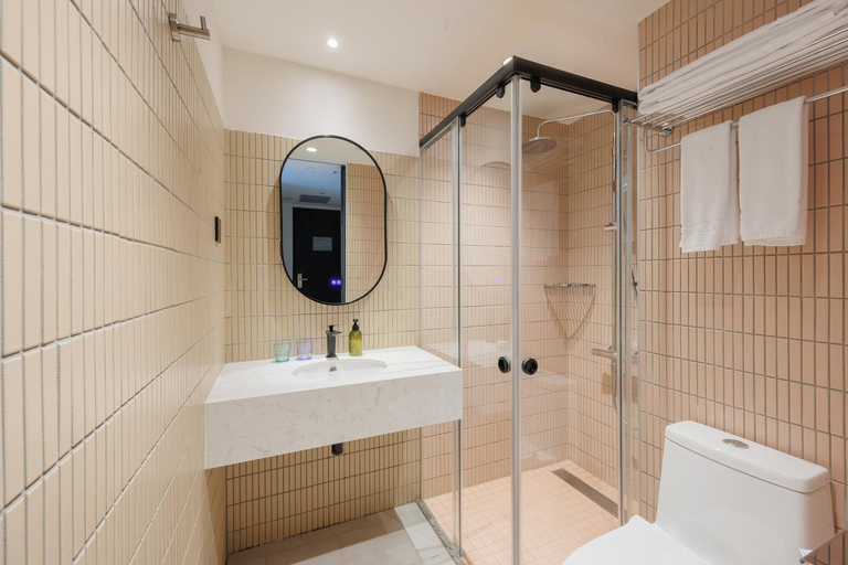 Bathroom 3, Hanns Summer, Taipei City