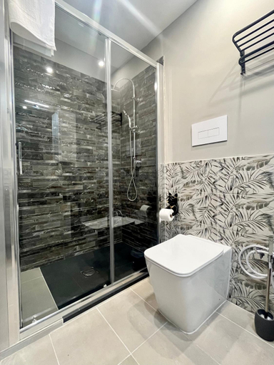 Shower 2, B&B Dimora Emily, Palermo