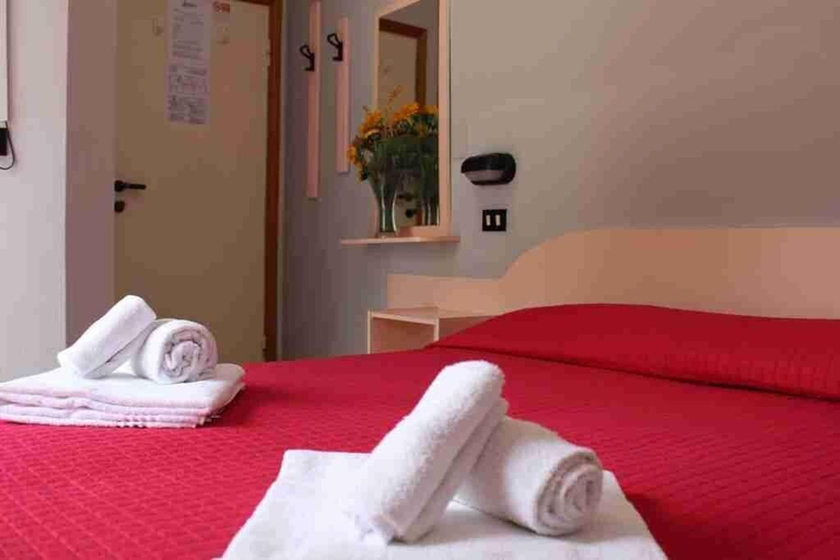Bedroom 3, Hotel Laura Beach, Rimini