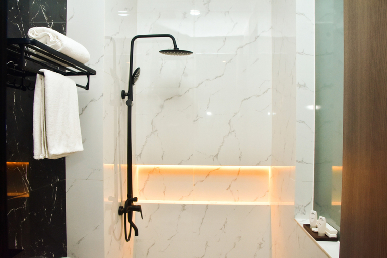 Bathroom 5, Aka Exclusive, Sleman