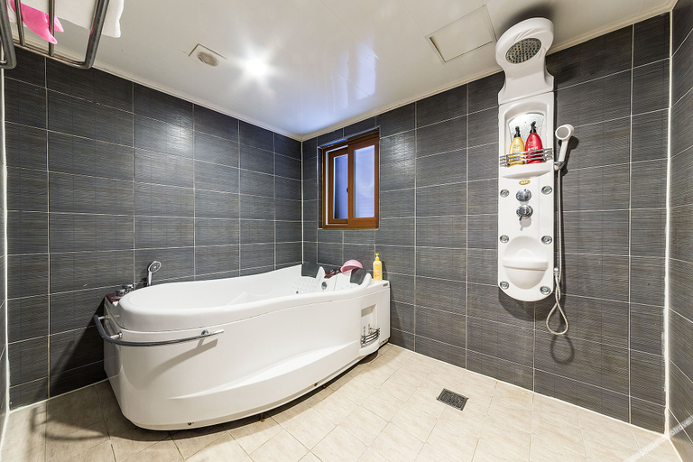 Bathroom 5, Hwagok Flower, Gangseo