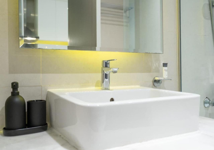 Others 4, Luxurious Studio in Damac Maison Prive, Dubai
