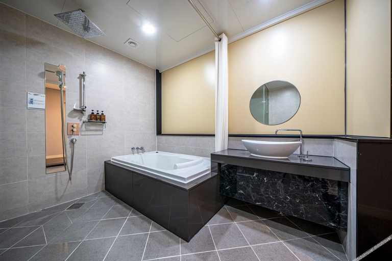 Bathroom 5, Jeongeup Labe Hotel, Jeongeup