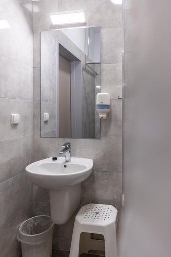 Bathroom 2, Pokoje goscinne OSiR, Zamość