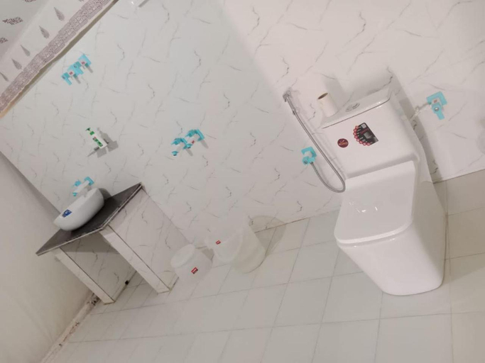 Bathroom, raju shing desert safari, Bikaner