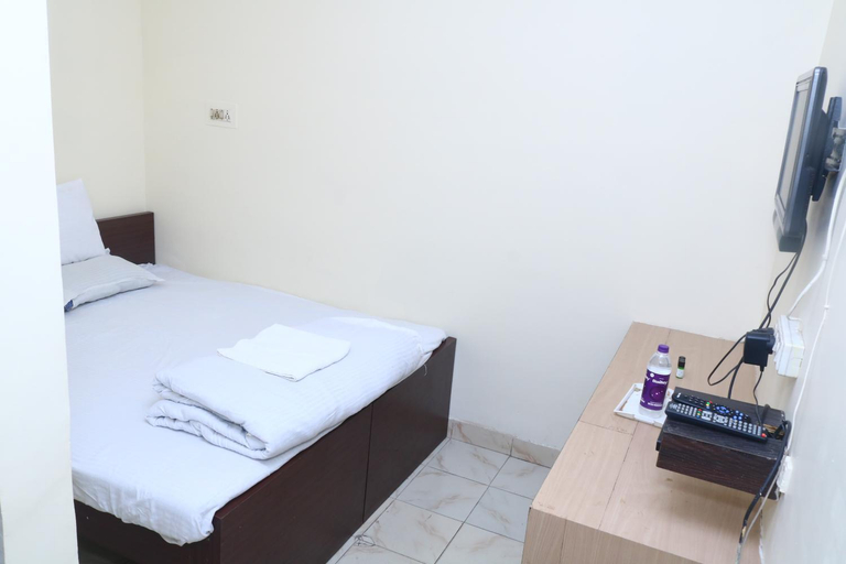 Bedroom 2, Hotel Ashirwad, Jabalpur