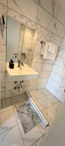 Bathroom 4, TOPAZ three, Central Macedonia