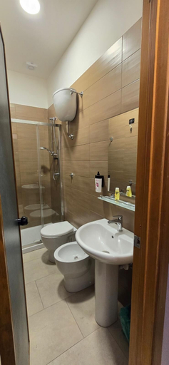 Bathroom 5, Smart station hotel, Napoli