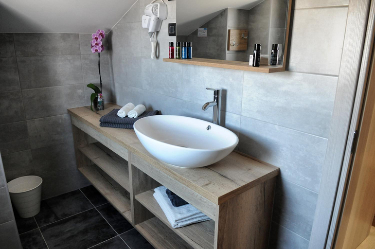 Bathroom 2, Azur, Novi Vinodolski