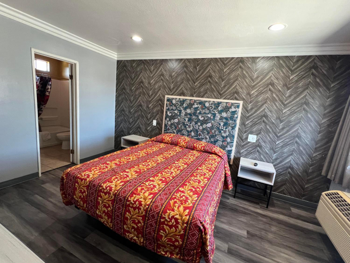 Bedroom 2, Harbor Inn, Los Angeles
