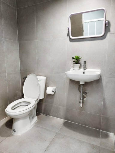 Bathroom 10