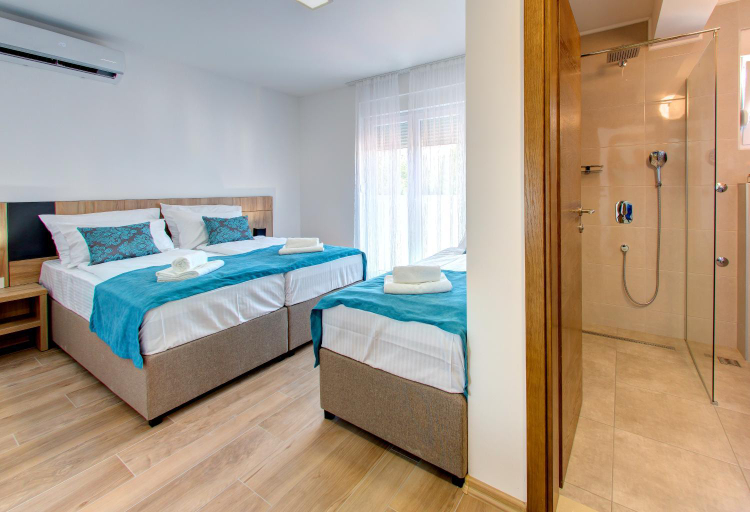 Others 5, Villa Floris, Herzegovina-Neretva