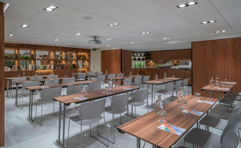 Food & Drinks 5, Melia White House Apartments, London
