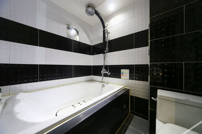 Bathroom 5, Pohang Sangdodong XYM2, Pohang