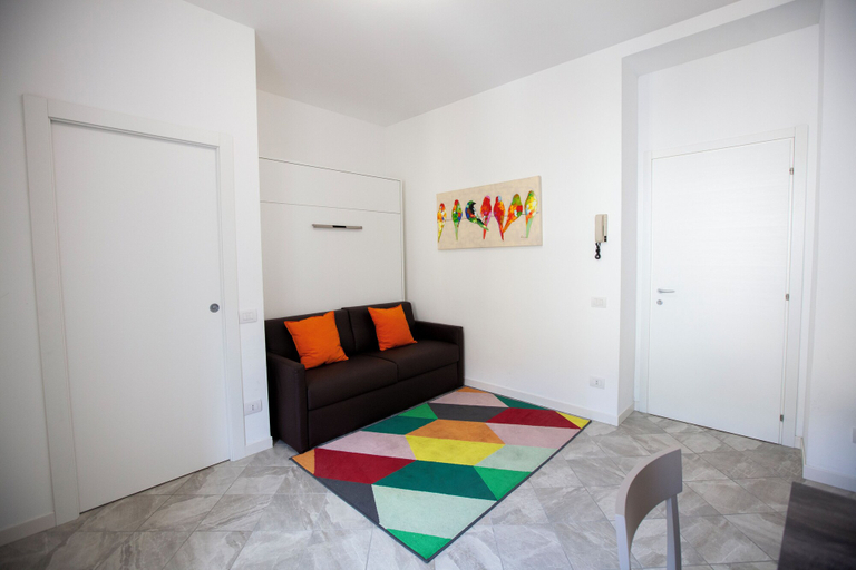 Bedroom 3, Benzi, Como