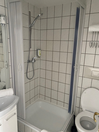 Bathroom 5, Hotel Goldenes Lamm, Rheingau-Taunus-Kreis