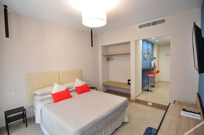 Bedroom 4, Delco Naples, Napoli